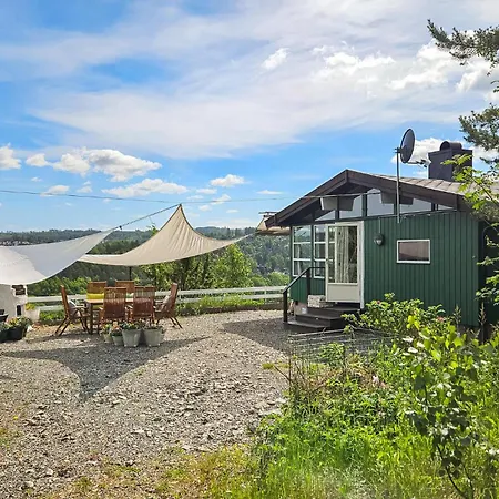Pet Friendly In With Kitchen *
